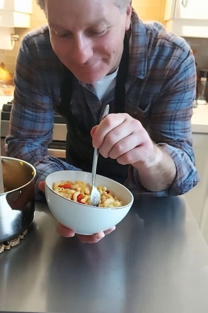 diggin a fork into butternut squash mac and cheese